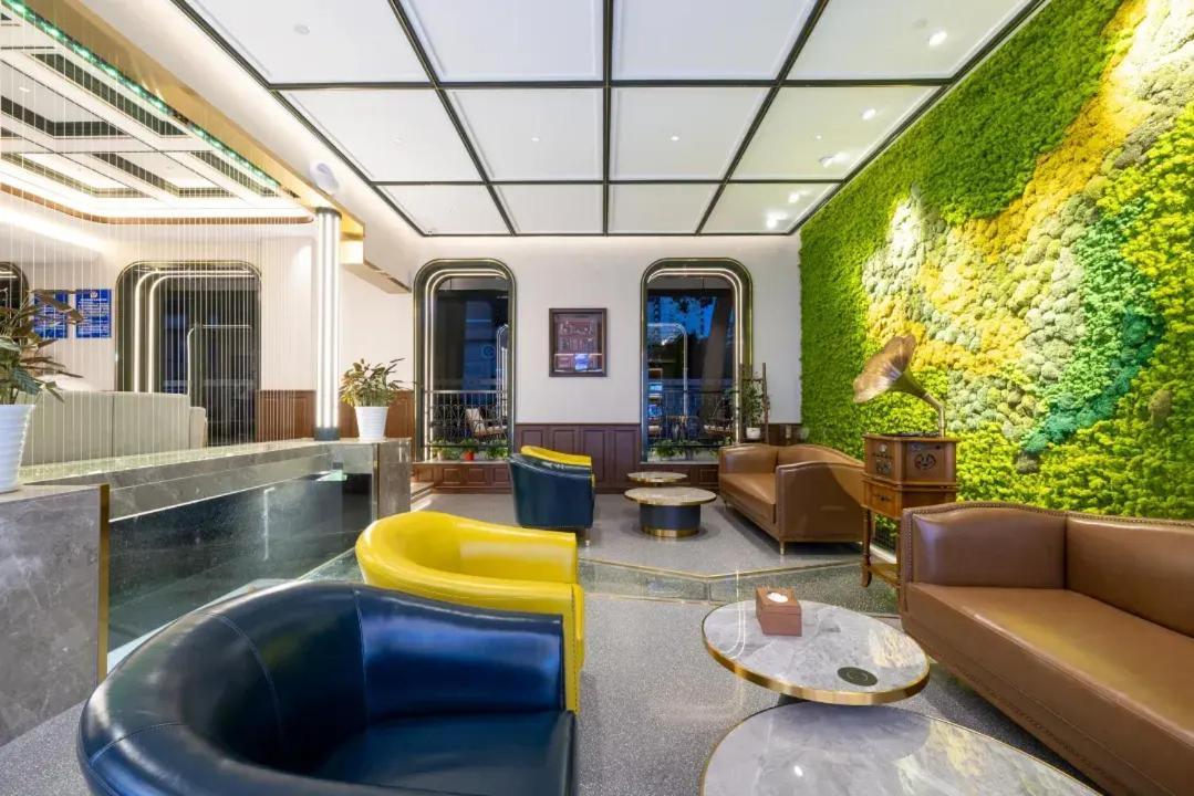 Nost Algia Hotel Near Beijing Panjiayuan Antique Market- Beijing Happy Valley, Cbd, China Zun And Sanlitun, Tian'Anmen Square, Free Ice Cream, Mineral Water, Coffee, Snacks And Laundry Service, Free Gymnastic, English Communication Well Екстер'єр фото
